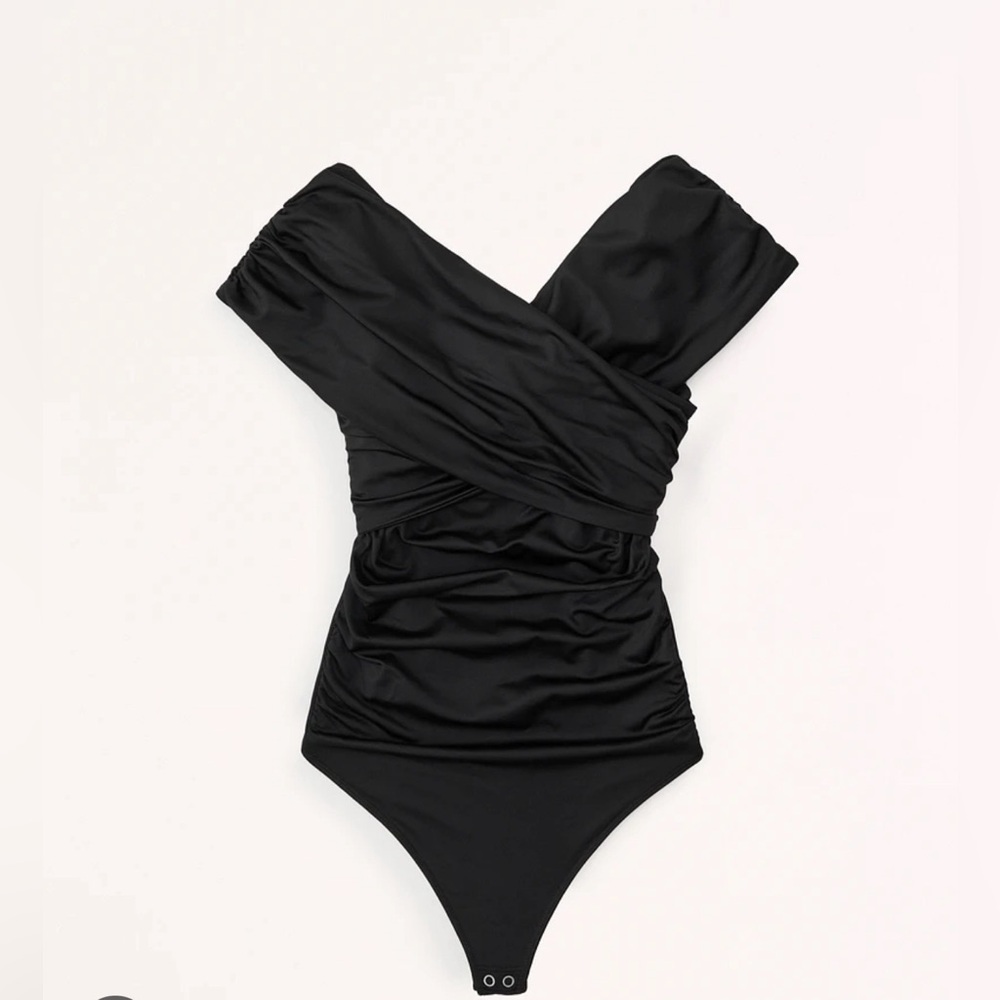Abercrombie and Fitch Sleek Seamless Ruched Wrap Bodysuit